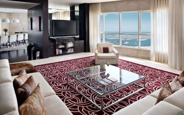 Dubai Marriott Harbour Hotel & Suites