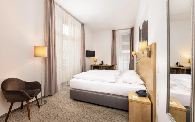 City Hotel Ring