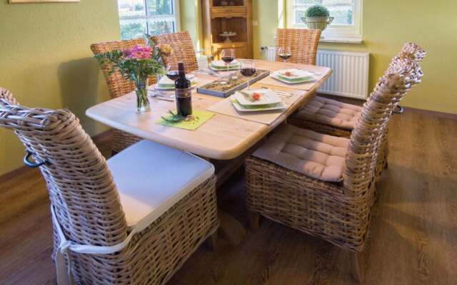 Snug Apartment in Hage