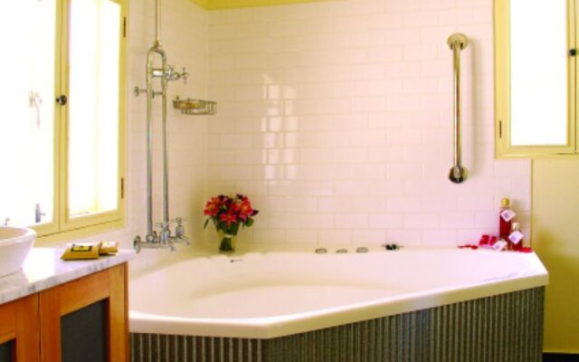 Goat Square Cottages