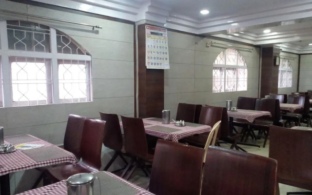 Hotel Preethi Palace