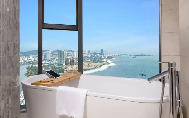 A La Carte Ha Long Bay Residence