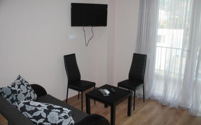 Lali's apartment