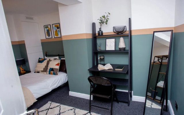 Nest Easy - Derngate Basement