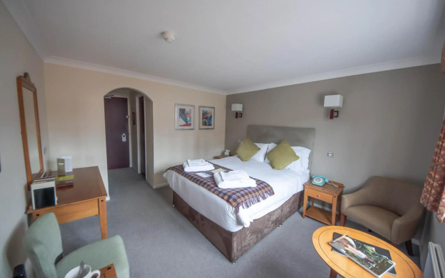 Norfolk Arms Hotel
