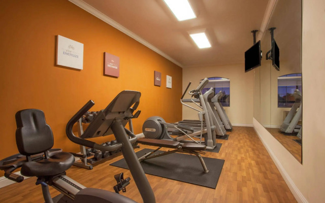 Holiday Inn Express & Suites Davis - University Area by IHG