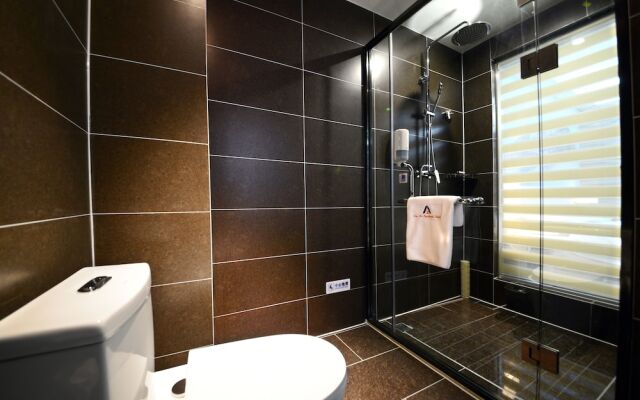 Nice Seven Days Boutique Hotel