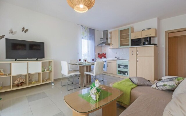 Beautiful Home in Peroj With 6 Bedrooms, Outdoor Swimming Pool and Wifi