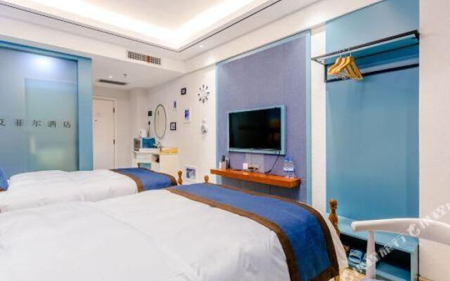 Eiffel Hotel
