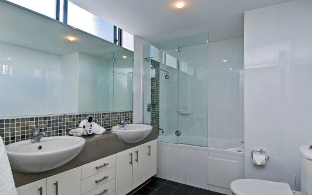 Aqualine Apartments