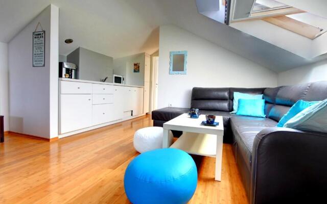 Beachfront Apartment. 2xAC & BIKES