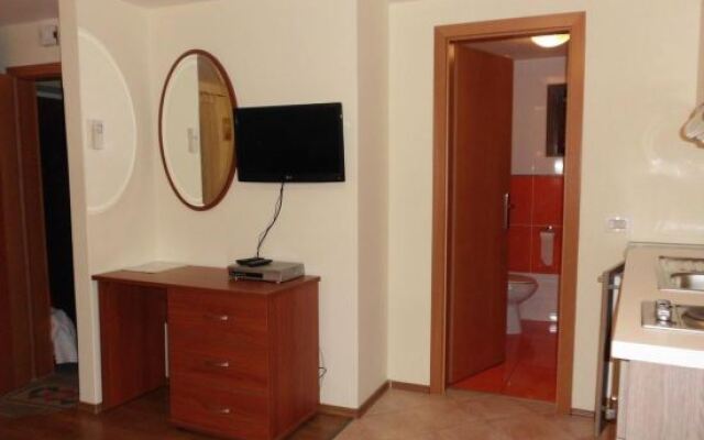 Old Town Cres Apartments