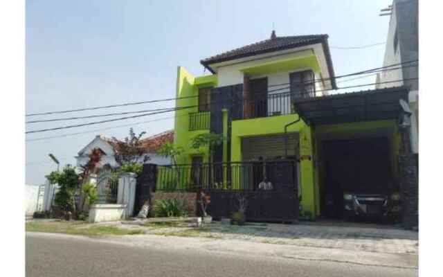 Sky Inn Ketintang 1