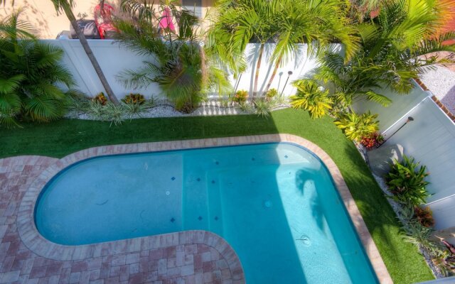 Pineapple Key Apartment 4