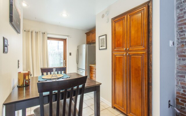 Fairmount GEM With Patio in the of it all
