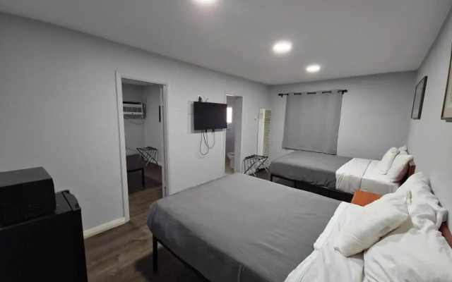 Rodeway Inn Near Nau