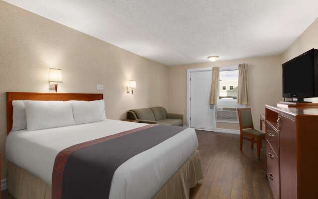 Days Inn & Conference Center by Wyndham Bridgewater