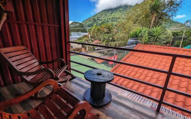 1961 Los Naranjos Hostal