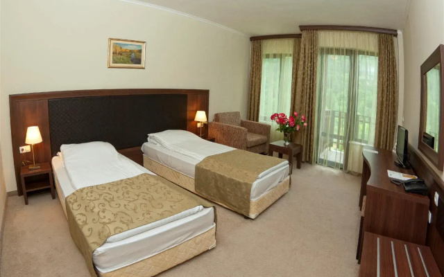 St. Spas Hotel & Balneo Complex