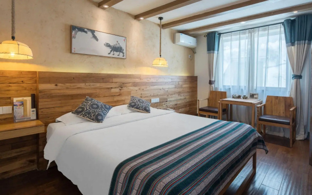 Tongxiang Wuzhen Yuexiang Inn