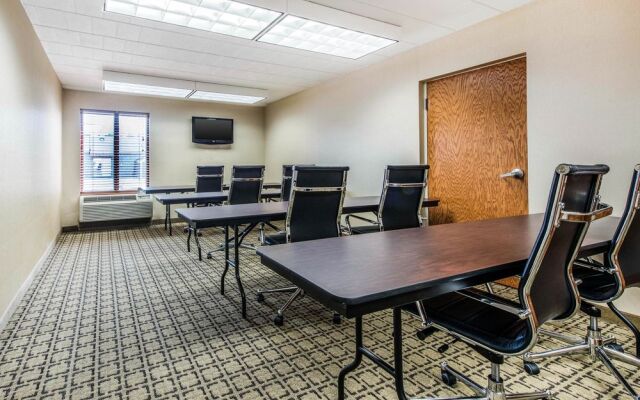 Clarion Inn Pittsburgh Cranberry