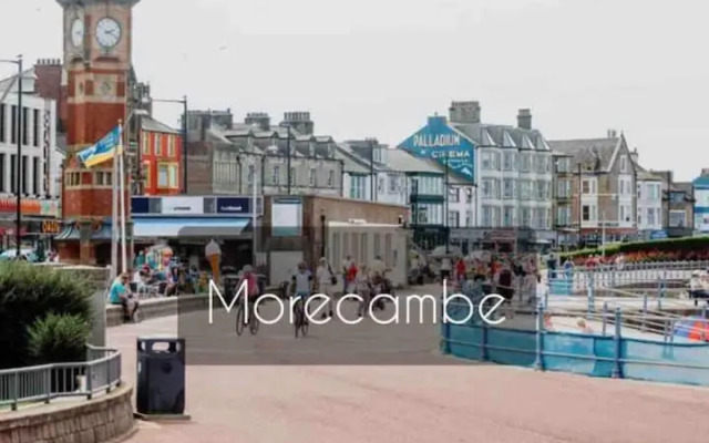 Lovely 2 bedroom modern loft apartment sea view