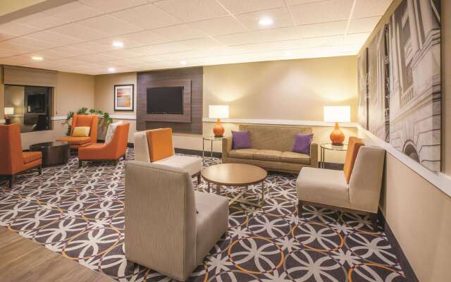 La Quinta Inn & Suites by Wyndham Mechanicsburg - Harrisburg