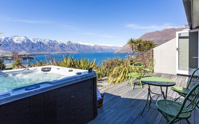 Alpine Gold With Incredible Lake Views SPA