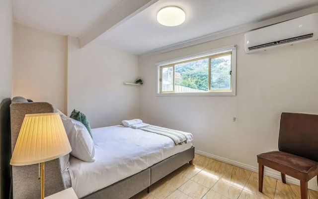 StayAU Cozy 1BR Living Space Chadstone