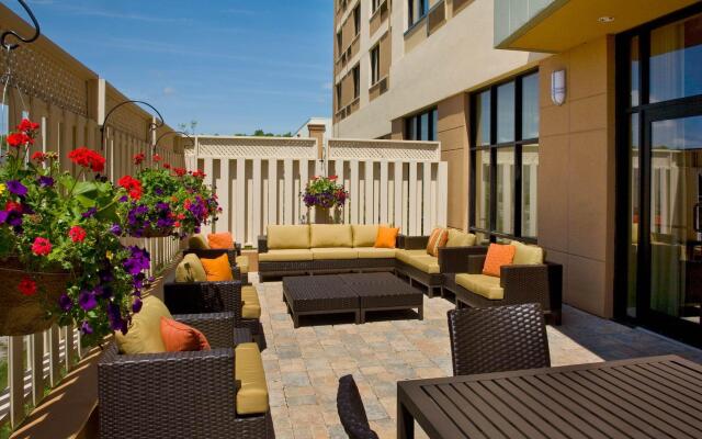Courtyard by Marriott Kingston Highway 401/Division Street