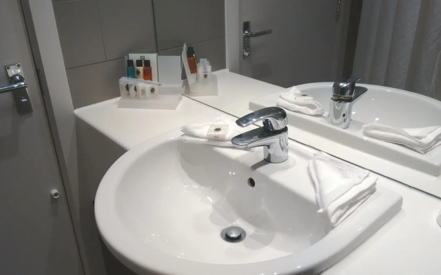 Holiday Inn Edinburgh by IHG