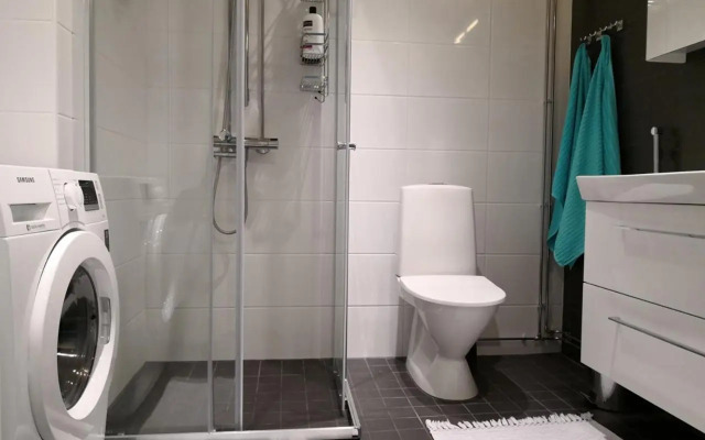 Charming Pine View Apartment