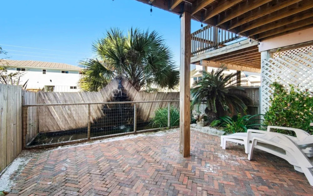 Pelican Point 2 Bedroom Townhouse by RedAwning