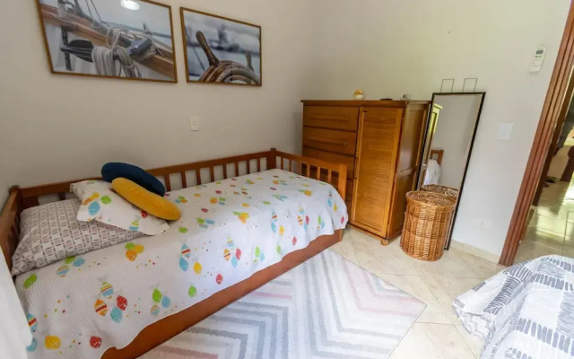 Casa em Condom nio com Piscina Wi-fi e Garagem