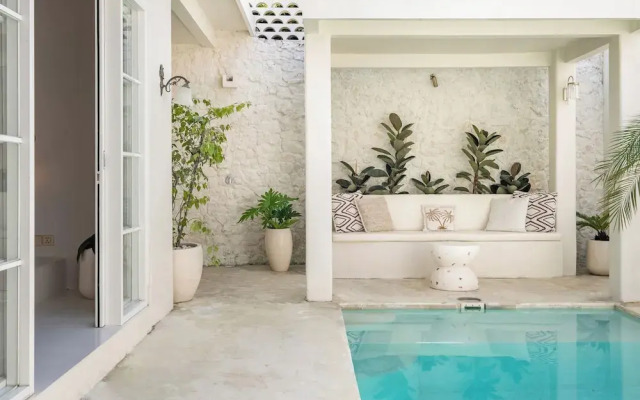 Private Pool Villa Ahana by OriVista