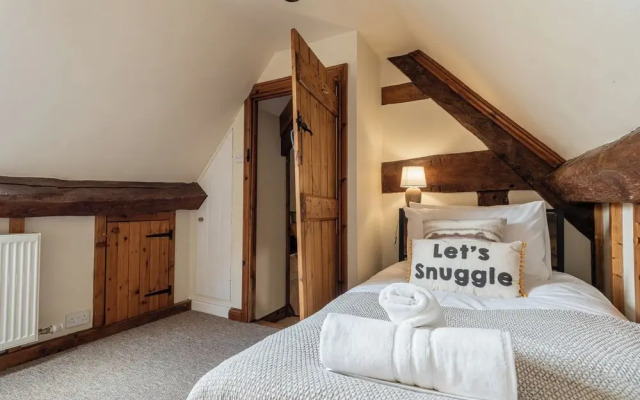 The Threshing Barn-Stunning 5 BD Retreat