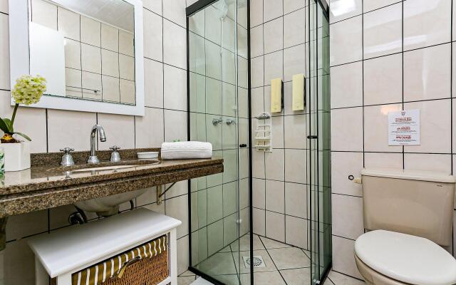 Apto com sacada e churrasq 260m Praia Brava COI302