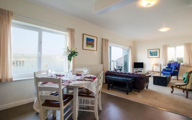 Waters Edge Balcony Apartment