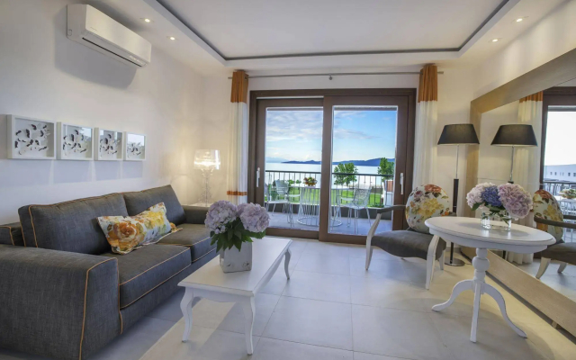 Avaton Luxury Beach Resort - Relais & Chateaux