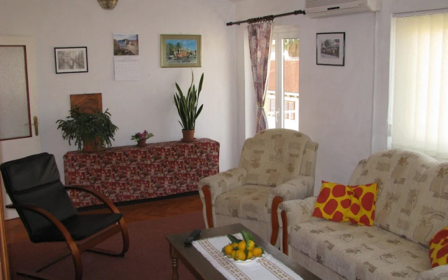 Waterfront Apartment Family Friendly, Ground Level