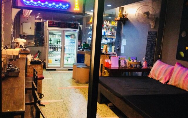 Hits Hostel