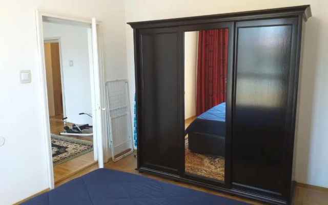 Apartament Promenada, 3 camere, max 6 persoane, locatie ideala, 10 min de mers pana la plaja - Apartment in Constanta - Photo 2