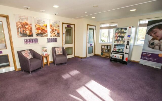 Premier Inn Leeds South