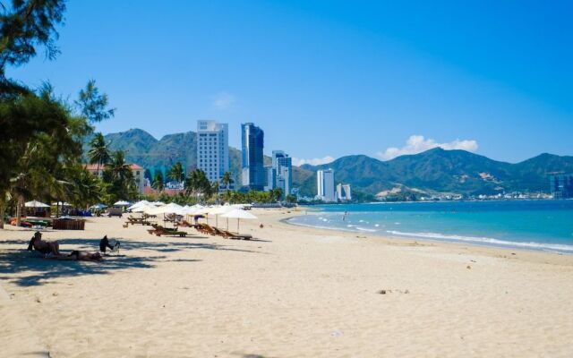 Sunrise Hon Chong Ocean View Apartment