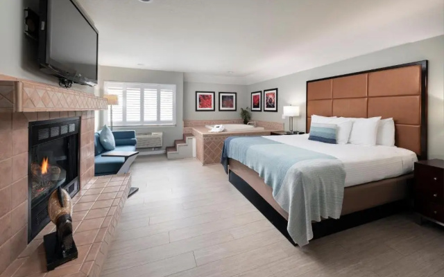 Mariposa Inn & Suites