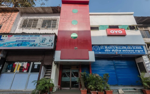 OYO 8311 Hotel Galaxy Residency