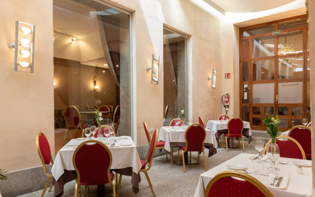 Hotel San Antonio El Real