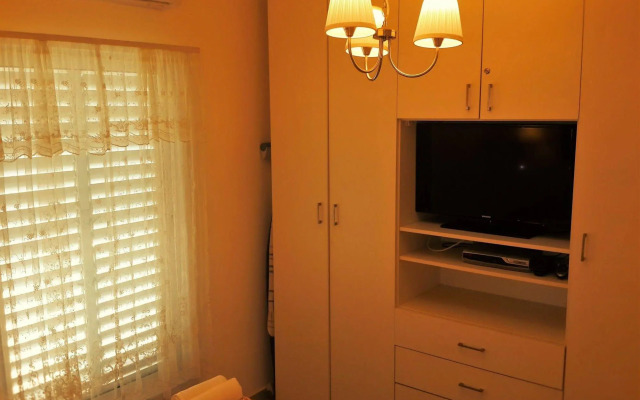 Tel Aviv Apartment by the Sea