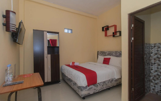 RedDoorz Syariah near Politeknik Negeri Madiun