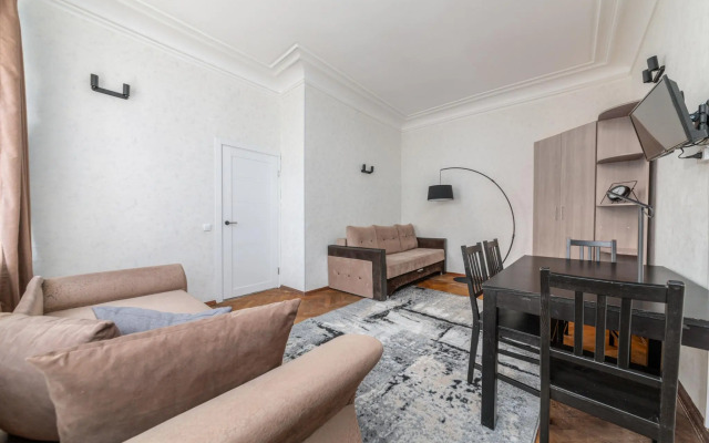 DeRent Aparts (ДеРент Апартс) на переулке Антоненко